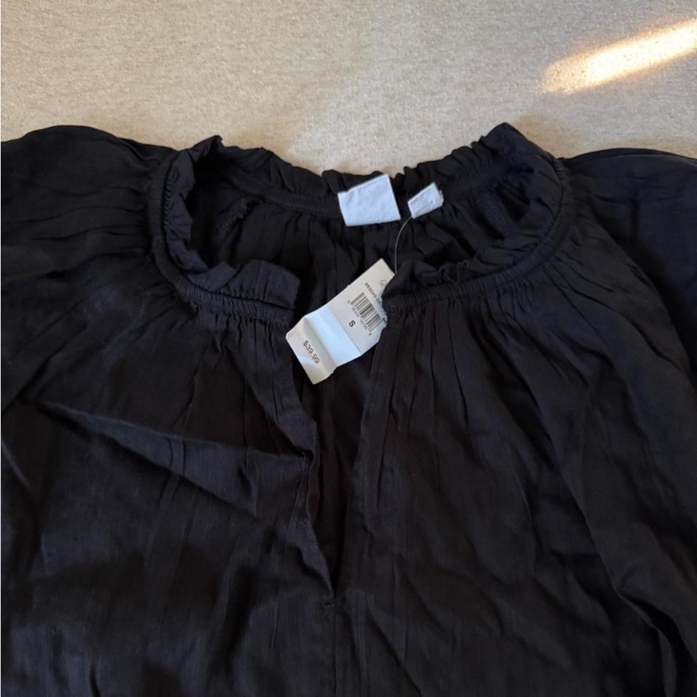 GAP Black Ruffled butterfly Top - Picture 2 of 3